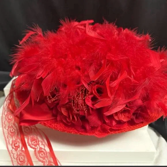 Chic Red Feathered Women's Hat - Picture 4 of 10